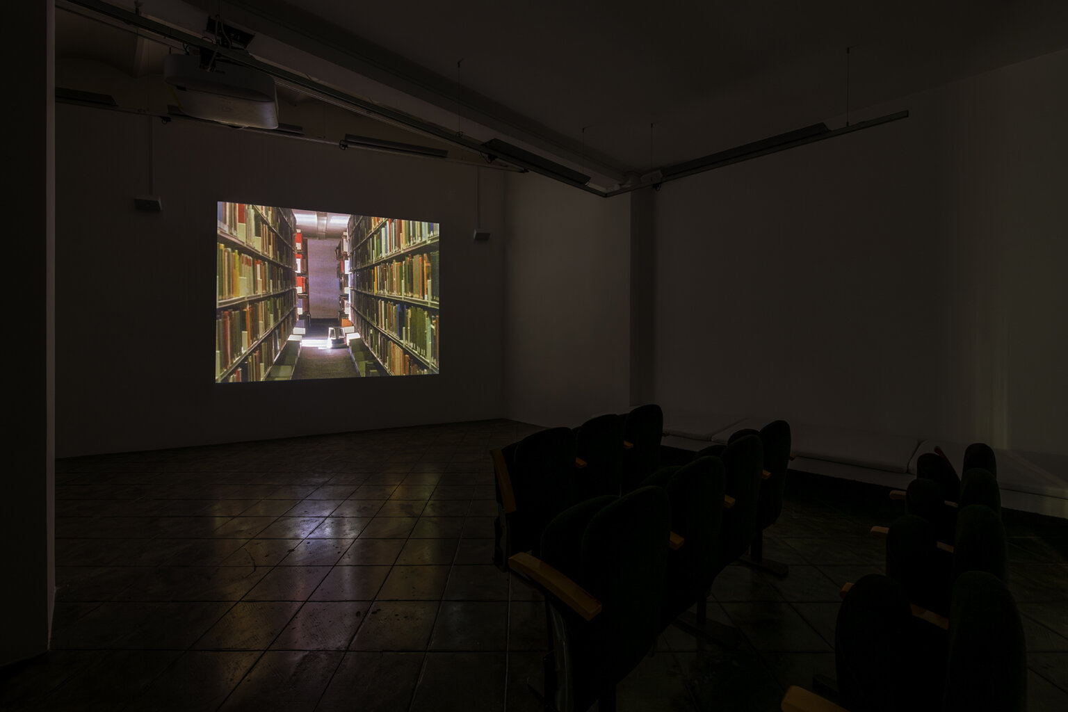 Installation views: Rosalind Nashashibi, University Library, 2004 | PROJECTIONS: MANON DE BOER, DORA GARCÍA & ROSALIND NASHASHIBI | ProjecteSD