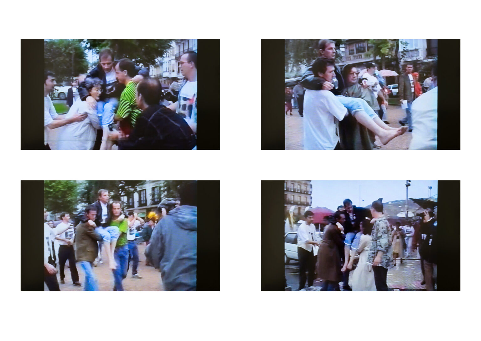 Pepe Espaliú Carrying San Sebastián, 1992 | CAMINAR [WALKING] | ProjecteSD